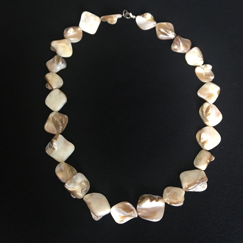 Vintage Faux Seashell Jewelry Necklace